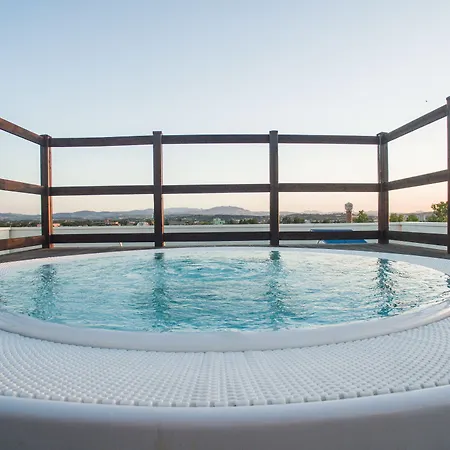 Wally Apartahotel 4*