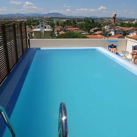 Apartahotel Wally 4*